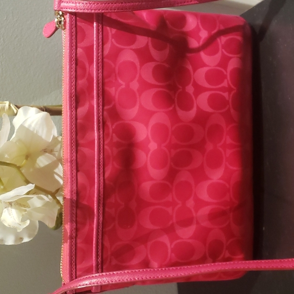 ❣️💫MARK DOWN💫❣️ Coach Hot Pink Bag - Picture 5 of 13